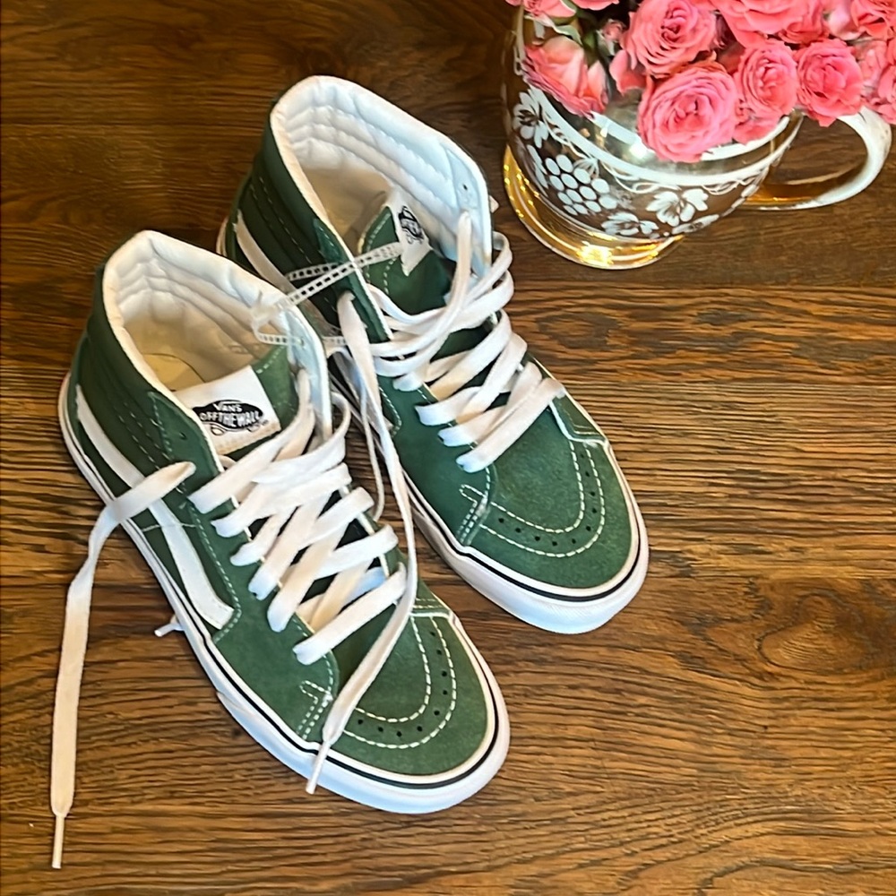 Unisex VANS SK8-HI GREENER PASTURES/WHITE High-Top Sneakers - brand new